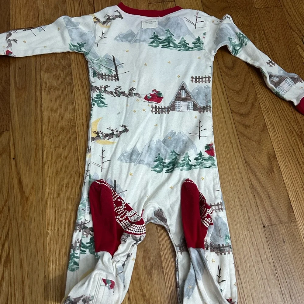 Burt’s Bee Cozy Winter Cabin Footed Pajamas - Red Trim